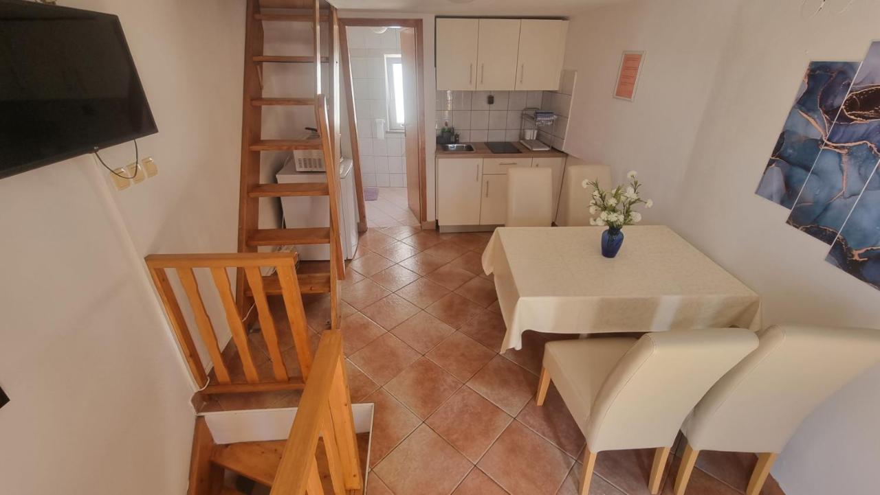 Apartment Igor With Balcony And Sea View Башка Екстер'єр фото