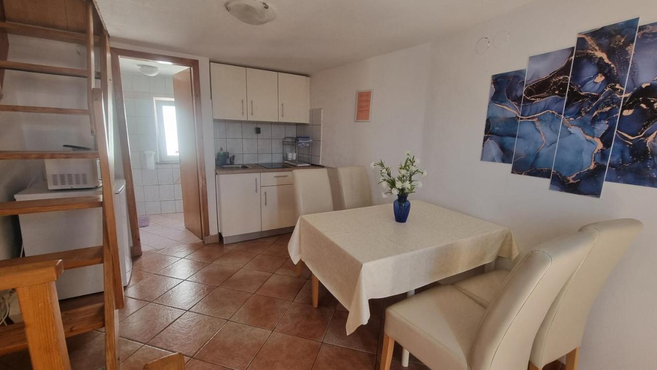 Apartment Igor With Balcony And Sea View Башка Екстер'єр фото